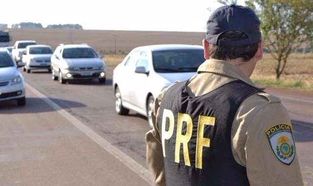 Fluxo de carros na rodovia deve aumentar 30% com feriado e liquida&ccedil;&atilde;o