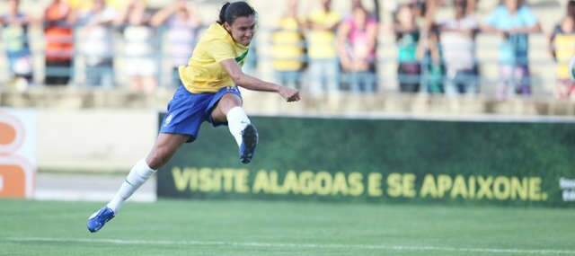  Sele&ccedil;&atilde;o feminina de futebol disputa torneio internacional em SP