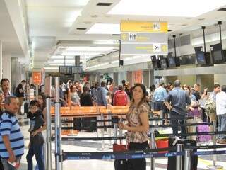 Saguão lotado: 136.109 passageiros embarcaram ou desembarcaram na Capital em julho (Foto: Alcides Neto / arquivo)