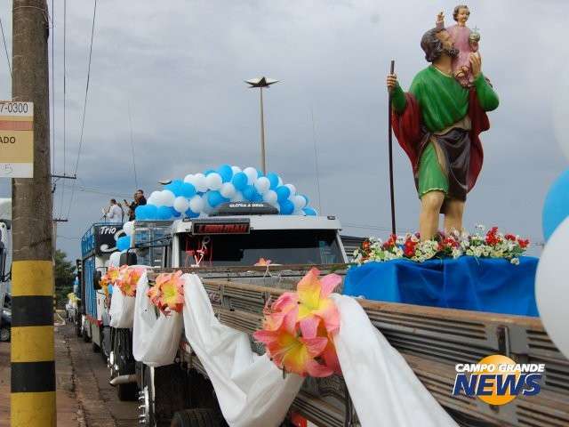 Em dia de S&atilde;o Cristov&atilde;o, ben&ccedil;&atilde;o tamb&eacute;m vale para motorista de carro de passeio