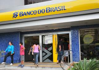 Atualmente, Banco do Brasil é um dos poucos que realiza a antecipação do 13° salário (Foto: João Garrigó)