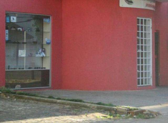 Homem &eacute; preso ap&oacute;s furtar &oacute;tica duas vezes e invadir cantina de escola
