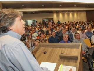 Pedro Caravina durante abertura do seminário na Assomasul (Foto/Divulgação)