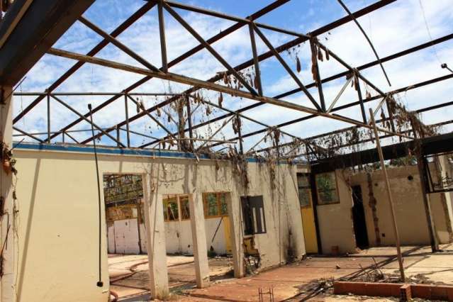 Destru&iacute;da e abandonada, antiga Agetran vira ponto de uso de drogas
