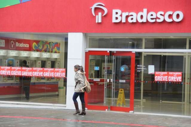 Em nove dias, greve dos banc&aacute;rios aumenta e continua sem negocia&ccedil;&atilde;o 
