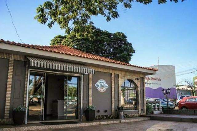 Com card&aacute;pio saud&aacute;vel, armaz&eacute;m vende lanches e sucos de sabores exclusivos