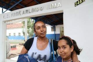 Pais culpam falta de administração pelo fato da merenda estragar no depósito da Suali. (Foto: Fernando Antunes)