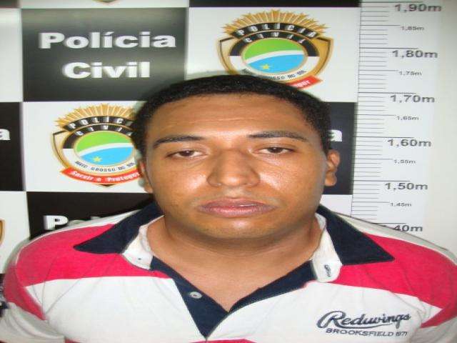 Garras prende homem acusado de assassinato na porta de boate