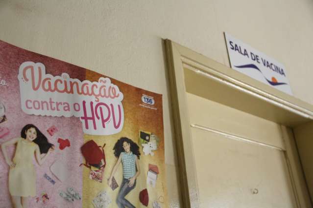 Come&ccedil;a vacina&ccedil;&atilde;o de 2&ordf; dose contra HPV, mas procura &eacute; fraca em postos