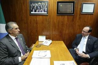 Governador eleito e diplomata paraguaio discutiram questões de interesses dos dois países (Foto: Divulgação/Alexssandro Loyola)
