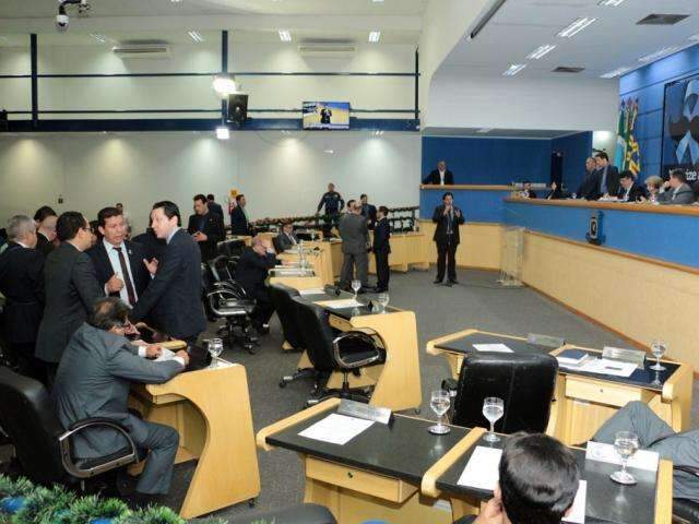 Por concurso, vereadores aprovam mudan&ccedil;as na carreira de auditor fiscal