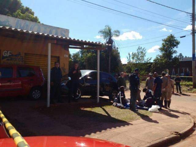 Troca de tiro mata homem e deixa jovem ferido no bairro Nova Lima