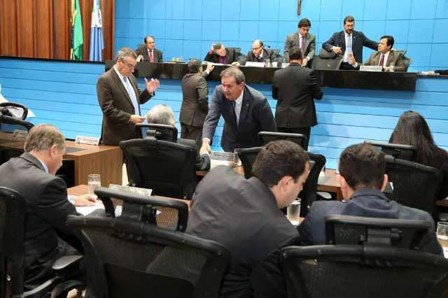 Assembleia vota projeto que prev&ecirc; vacina gratuita para feirantes em MS