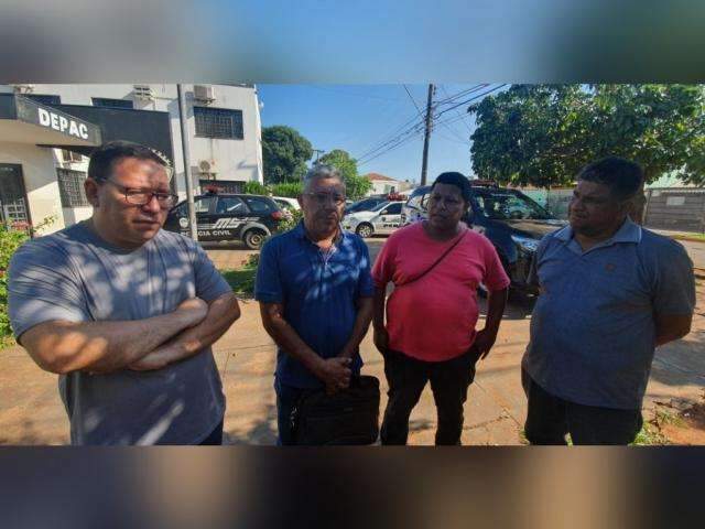 L&iacute;deres comunit&aacute;rios amea&ccedil;am ir ao MPE contra fechamento de Depac