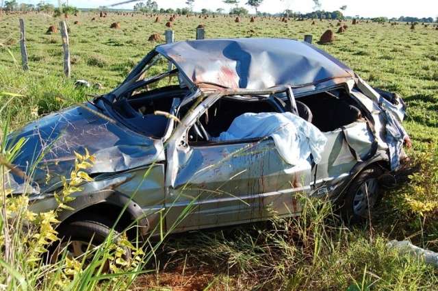 Homem atropela capivara, capota v&aacute;rias vezes e morre na MS-480
