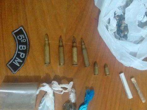 Jovem &eacute; flagrado com drogas e muni&ccedil;&otilde;es de pistola 9mm em resid&ecirc;ncia