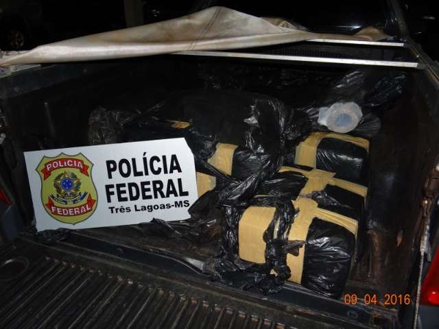 PF procura por homens que abandonaram ve&iacute;culo com 204 kg de maconha