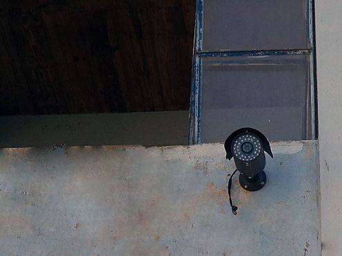 C&acirc;meras de vigil&acirc;ncia ajudam a refor&ccedil;ar seguran&ccedil;a em pres&iacute;dio