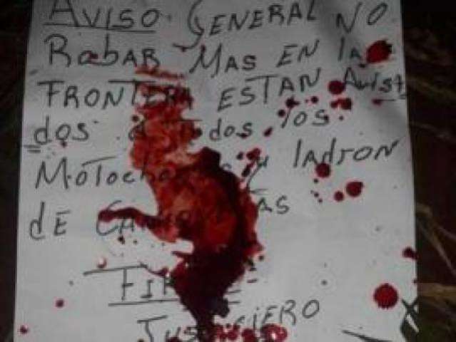 Depois de executar a tiros e decepar m&atilde;o, criminosos deixam bilhete em corpos 
