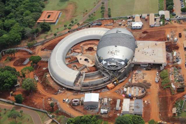 Com trabalhadores do exterior, Giroto acredita que Aqu&aacute;rio ficar&aacute; pronto em 2014