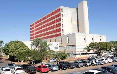 Pol&iacute;cia recupera motocicleta roubada no estacionamento do Hospital Regional