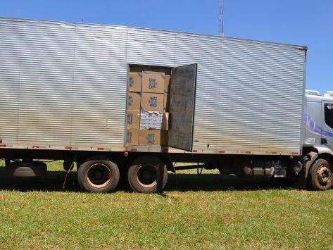 Carreta com contrabando de cigarro e agrot&oacute;xicos &eacute; apreendida na BR-267