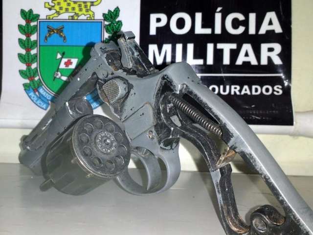 Jovem paga R$ 500 em rev&oacute;lver, mas &eacute; preso antes de praticar assalto