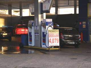 Gasolina é encontrada acima de R$ 4 em posto da Capital (Foto: Kísie Ainoã)