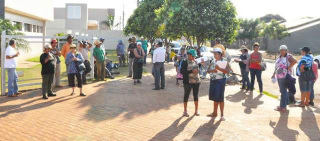  Sem-terra bloqueiam MS-060 entre Campo Grande e Sidrol&acirc;ndia 