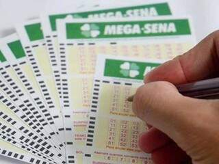 Segundo sorteio da &quot;Mega Semana&quot; acumula em R$ 30 milh&otilde;es 