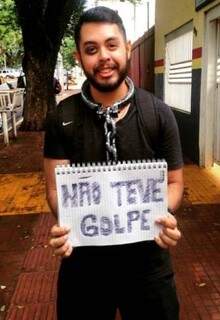 Jornalista se vestiu de estudante de SP, também em dia de Cordão Valu. (Reprodução Facebook)