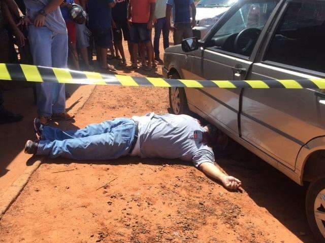 Comerciante &eacute; executado com 15 tiros em frente a serralheria na fronteira