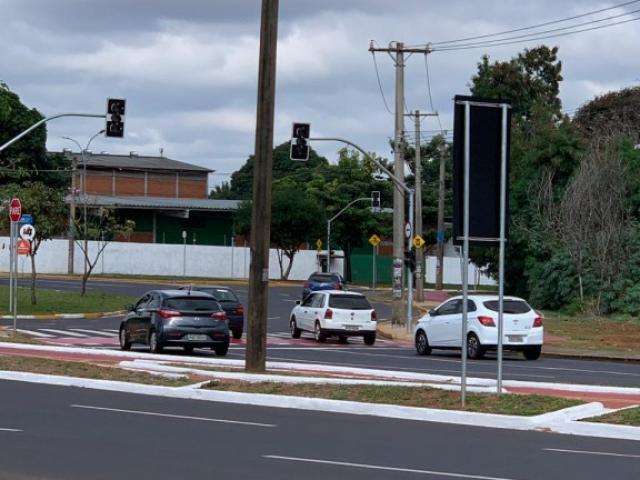 Em cinco meses, C&acirc;mara faz 275 pedidos para instala&ccedil;&atilde;o de sem&aacute;foros