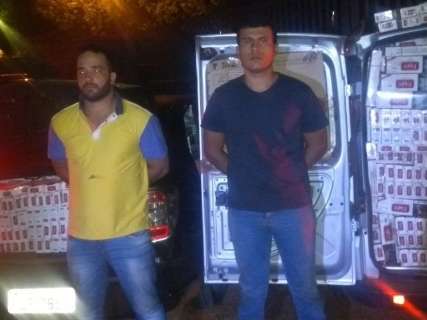 Dois homens são presos com carros carregados de cigarros contrabandeados 