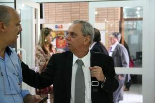 Miguel Cançado explica que só vai falar sobre reunião no final (Foto: Marcos Ermínio)