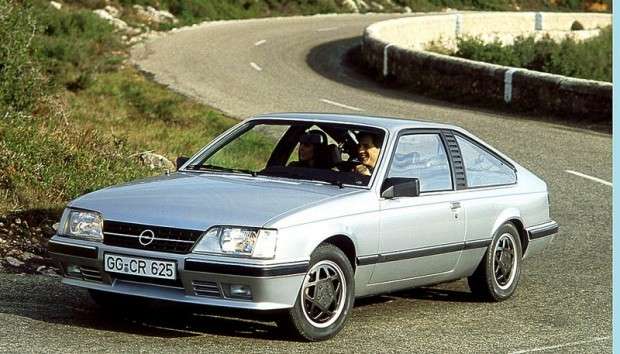 Divulgação. Opel Monza, produzido na Europa de 1978 a 1986.