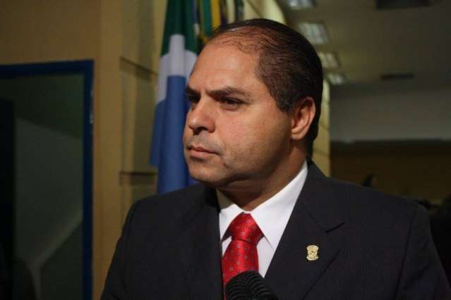 Petista diz que vai defender mandato de Bernal nem que seja na ONU