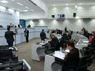 Vereadores no plenário durante sessão da Câmara Municipal de Campo Grande. (Foto: Izaías Medeiros/PMCG).