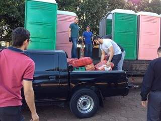Traficantes transportam 3 toneladas de maconha em banheiros qu&iacute;micos 