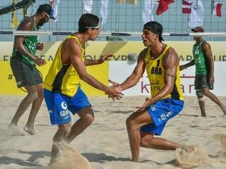 Álvaro Filho e Saymon representam o Brasil em competição na China (Foto: FIVB/Divulgação)