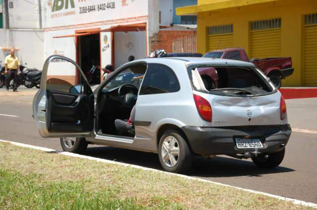  Gestante fica ferida em acidente envolvendo caminh&atilde;o na Gury Marques 