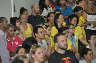 Professores em greve lotam Câmara em pressão por reajuste. (Foto: Marcelo Calazans)