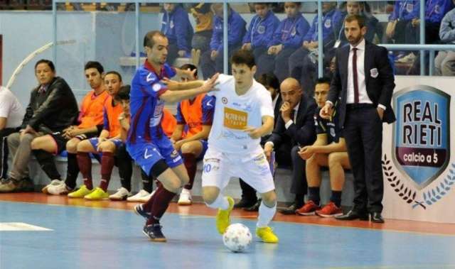 Naturalizado italiano, atleta de MS leva time a 3&ordf; final consecutiva
