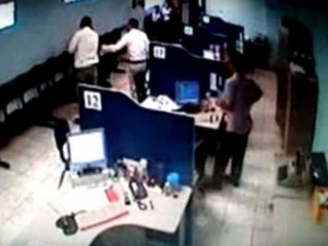 Fazendeiro que matou advogado em cart&oacute;rio &eacute; absolvido 8 anos ap&oacute;s crime