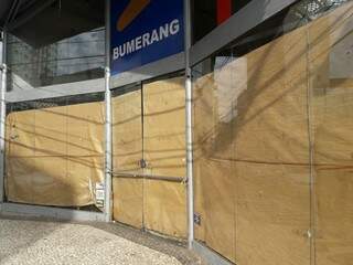 Marca famosa: Bumerang da Rua 14 de Julho na lista das lojas fechadas (Foto: Ricardo Campos Jr.)