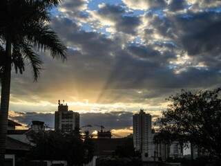 Dia amanheceu com temperaturas amenas na Capital (Foto: Marina Pacheco) 