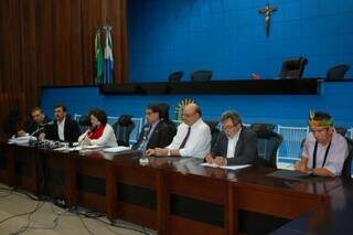 Reunião entre autoridades foi realizada na Assembleia Legislativa de Mato Grosso do Sul (Foto: Pedro Peralta)