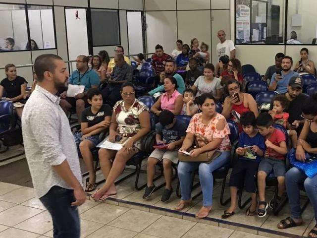 Pr&eacute;-matricula para novos alunos da rede municipal come&ccedil;a com fila