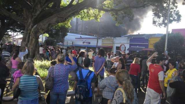 Comerciantes come&ccedil;am a esvaziar lojas de centro comercial Afonso Pena