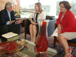  Delc&iacute;dio anuncia R$ 2,4 milh&otilde;es para constru&ccedil;&atilde;o de rodovi&aacute;rias e balne&aacute;rio